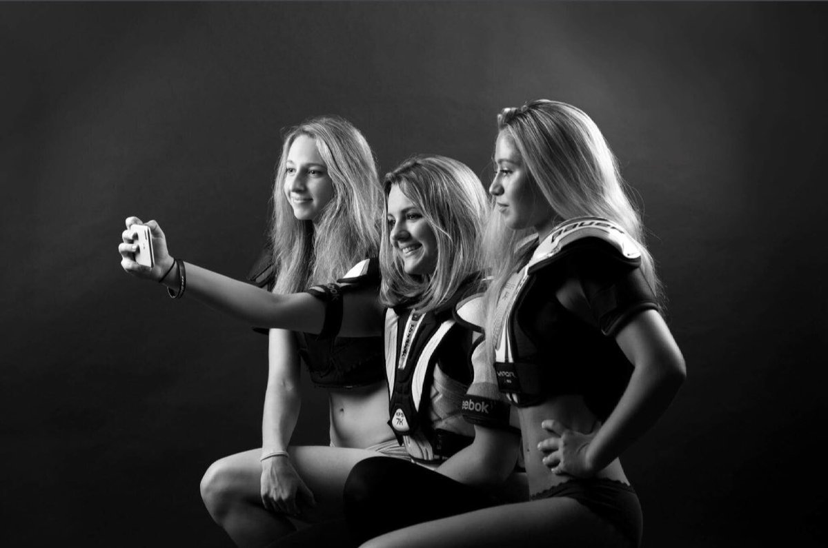 Sindlerovaluc's tweet photo. #lucie_sindlerova #sindlerova #lucie #šindlerová #icehockeygirls #decin #hokejdecin #hcdecin #Lucie_Šindlerová #icehockey https://t.co/UEYH3C0Jtv