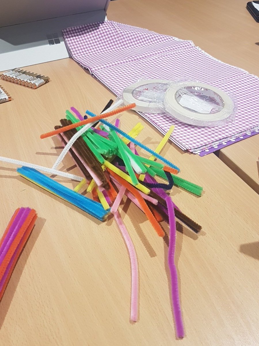 Meg_Ellis3's tweet photo. Ready for our team STEM challenge using the #microbit #E2UK #teamkev #creativityandtechnology https://t.co/14RLxe9BP5
