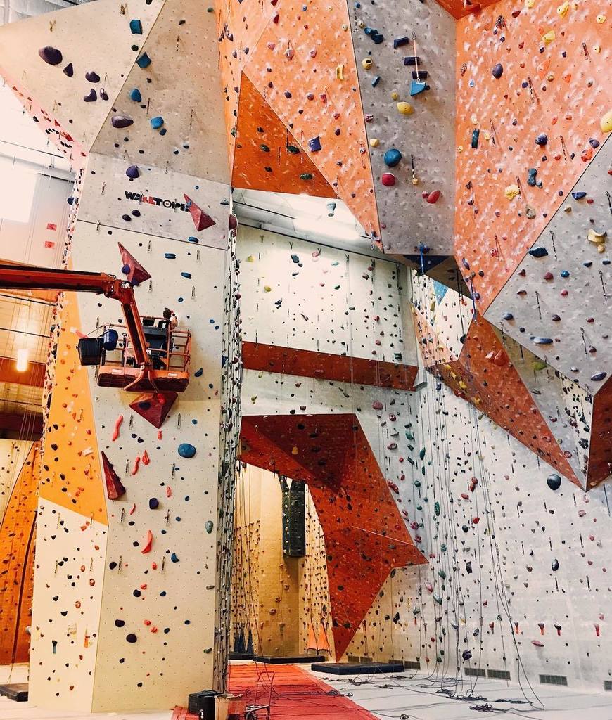 ssclimbing's tweet photo. new holds going up at ssa!! come try them out today! 
______
#stonesummit #routesetting #sssetting #sportclimbing … https://t.co/MEtCSdXPQJ https://t.co/cX8L8GcPXk