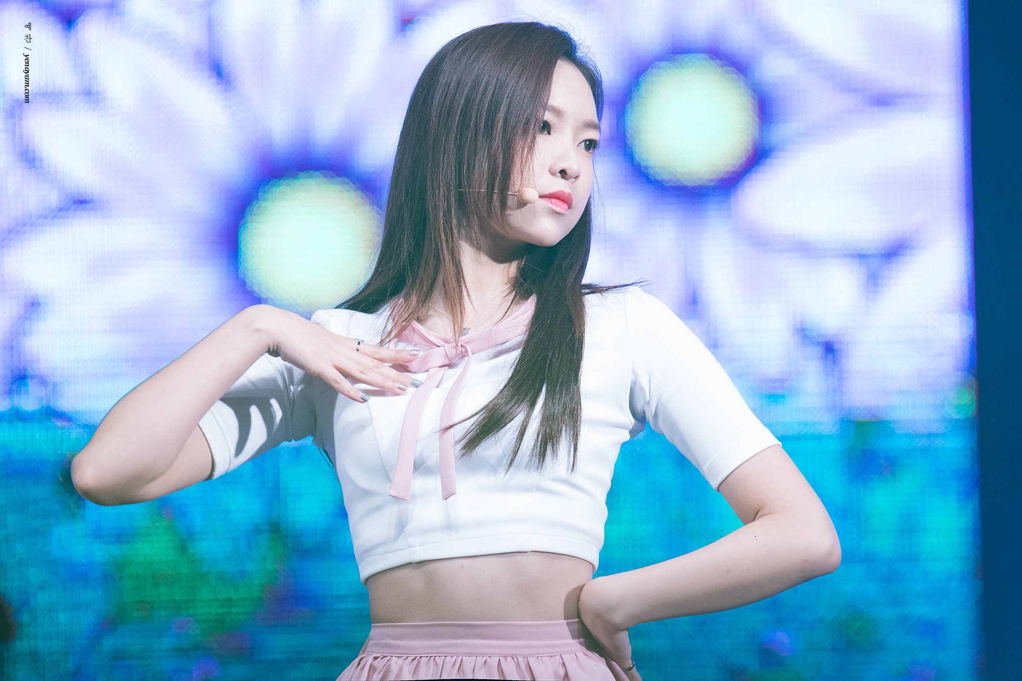 DLYc7ZCVAAAwshF.jpg:orig