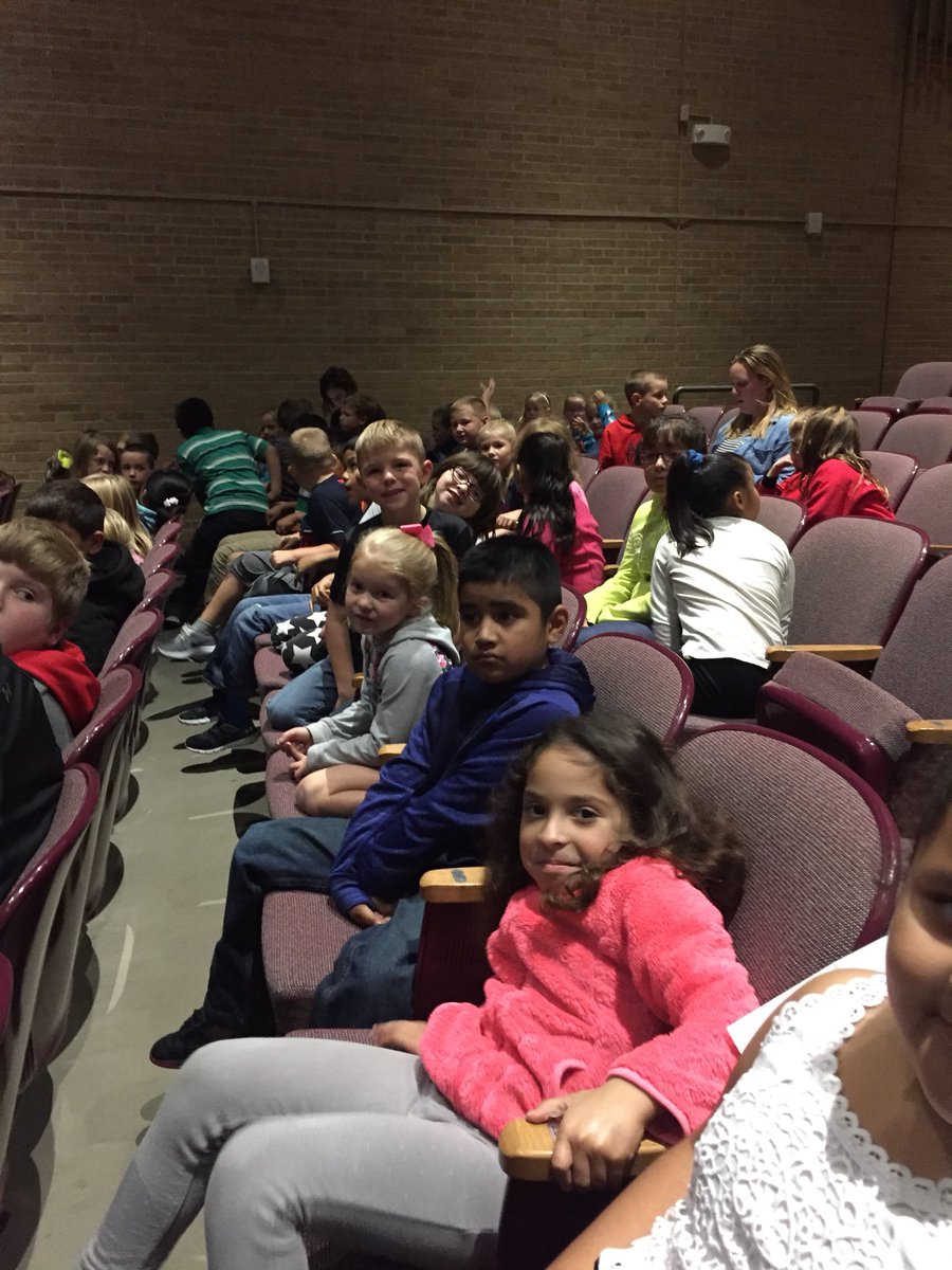 K-3 getting ready for the “Three Little Pigs” performed by the Wichita Children’s Theater. #lakeviewvikes