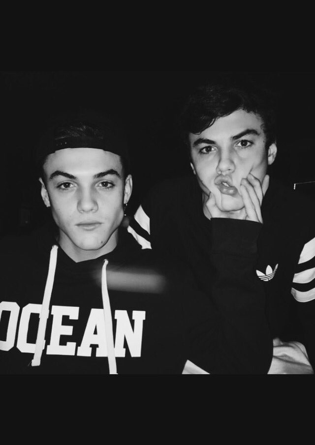 ittsTia's tweet photo. @PopCraveSurveys @grethanbreathin @EthanDolan @GraysonDolan @charlieputh @BrunoMars @ZacEfron Clearly ❤️❤️❤️ https://t.co/09DPGSY3kM