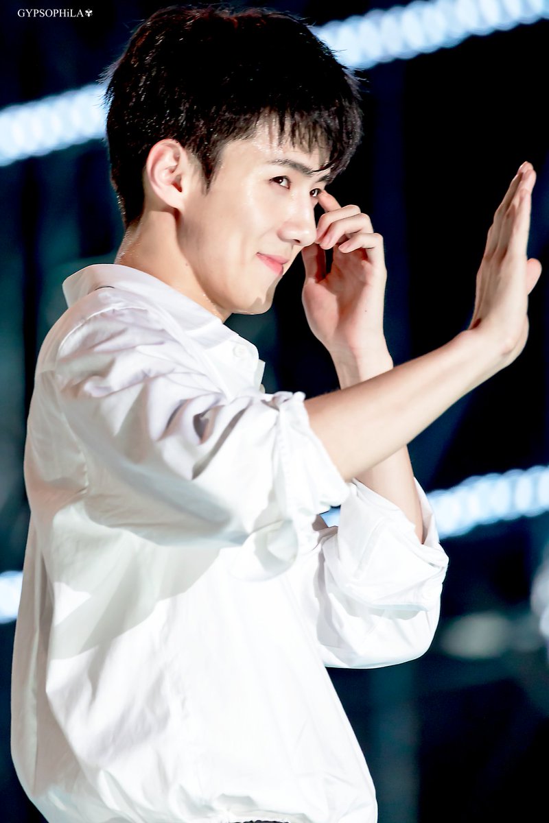 imooyam's tweet photo. เปิดพจนานุกรมหาความหมายของคำว่าน้องเซฮุนคงจะเจอแต่
1.น่ารัก
2.น่ารักมากกก
.
.
94.น่ารักมากที่สุดในโลกกกกก
นิยามของคำว่าน่ารักโดยแท้จริงㅜㅡㅜ https://t.co/A5uYdx2MLC