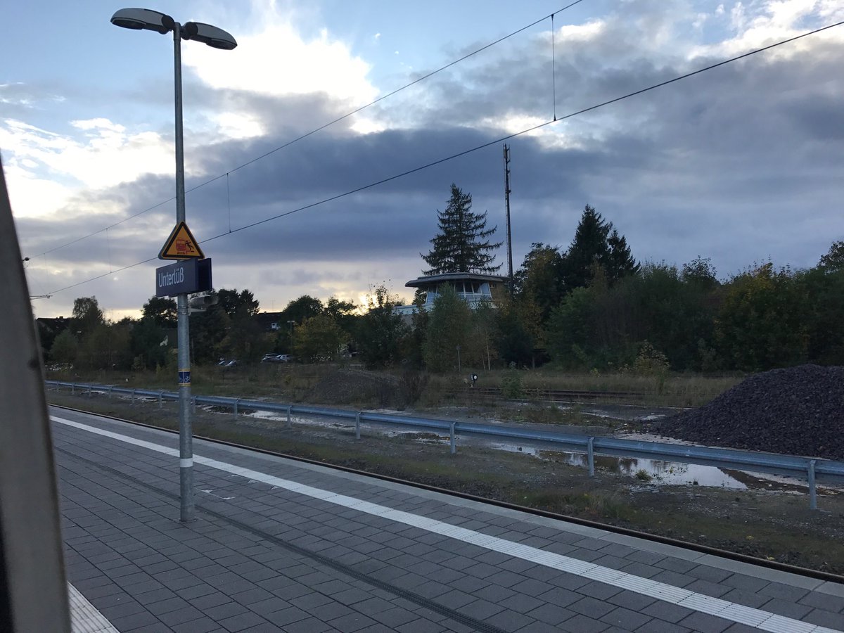 Abendstimmung in Unterlüß (Lüneburger Heide). Die Kasse im Bordrestaurant klingelt, 4 Std. Geister-#Bahn <a href="/DB_Info/">Deutsche Bahn Verkehrsmeldungen</a>