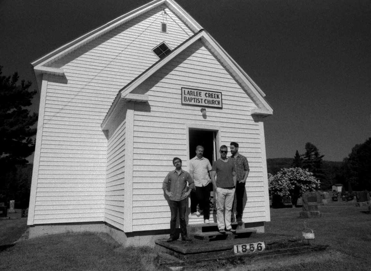 We're back with our first piece of NEW music in three years. Listen to 'Coat of Arms' on various platforms here - hyperurl.co/98w0wv