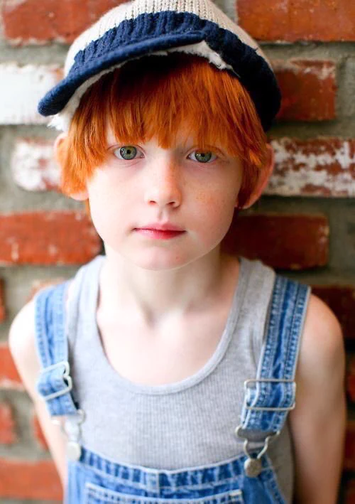 綺麗な赤毛髪にエメラルドグリーンの瞳の超絶美少年が話題に！！