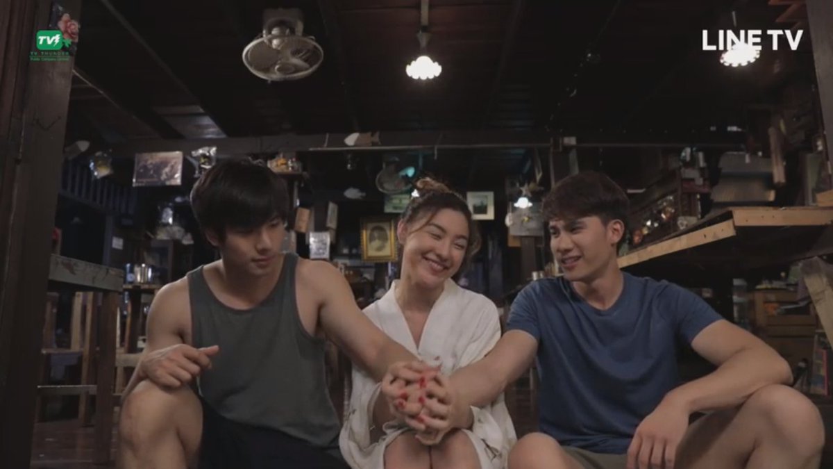 Семья недвижимость. Человек в доме. Лакорн вместе со мной следующая глава. Продайте дом вместе со мной. Продайте дом вместе со мной.