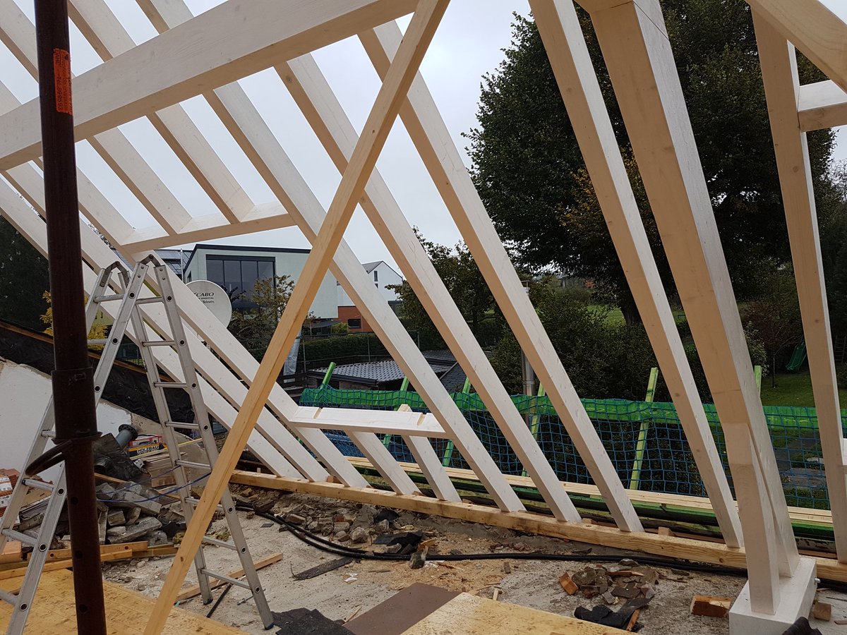 charpentegoebel's tweet photo. #Construction d’une #charpente #apparente en #bois au #Luxembourg #wemakeithappen 😀🇱🇺 https://t.co/vwvQR4lYe7