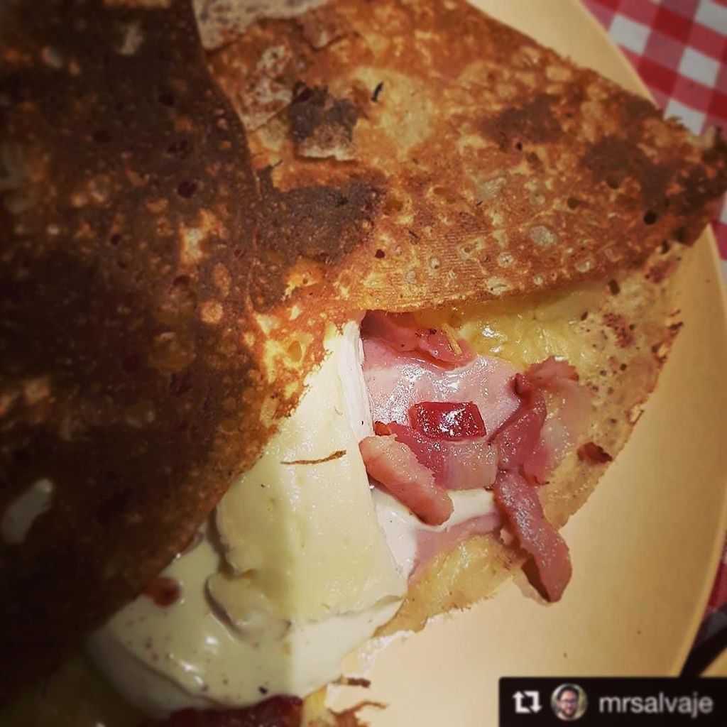 creperiegranada's tweet photo. #Repost @mrsalvaje La vin cómo nos cuida el Laurent #crepes #creperie #cenaca https://t.co/KS4Km6NkWm