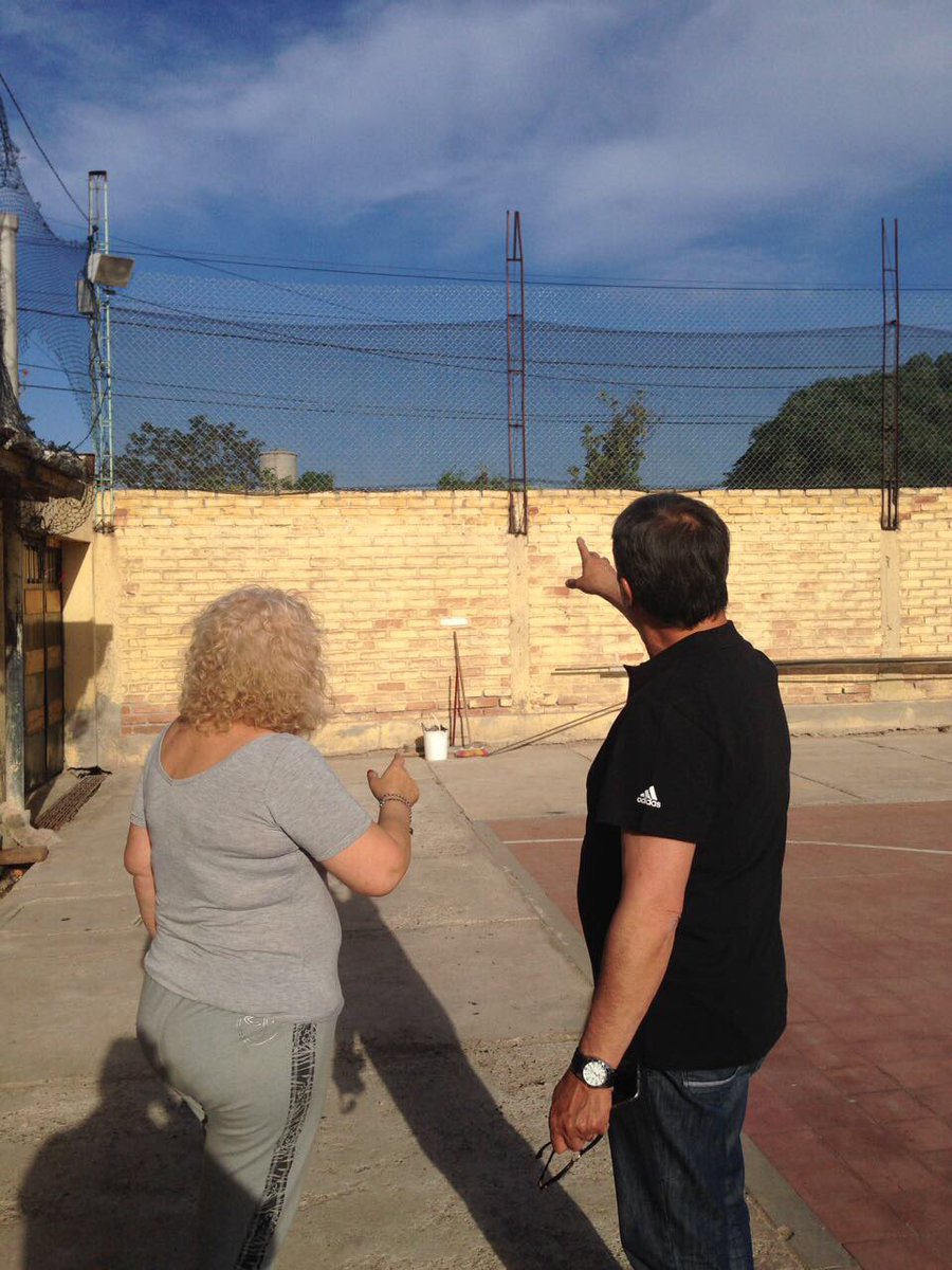 AdolBermejo's tweet photo. Visitamos la unión vecinal Villa Hortensia en Gral Gutiérrez. Silvia nos recibió y nos muestra como avanza el cierre perimetral. https://t.co/lR62wGJCrb