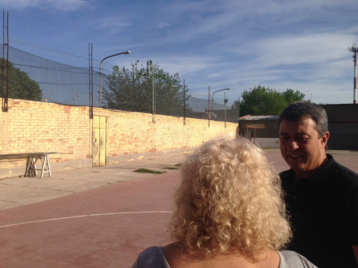 AdolBermejo's tweet photo. Visitamos la unión vecinal Villa Hortensia en Gral Gutiérrez. Silvia nos recibió y nos muestra como avanza el cierre perimetral. https://t.co/lR62wGJCrb
