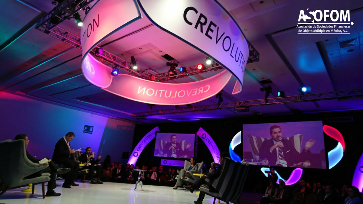 ASOFOM_OFICIAL's tweet photo. Panel de #CREVOLUTION2017 Funcionalidad y Eficiencia en el Entorno de la Transformación Digital @ferpadillaez https://t.co/MToHDkAWxu