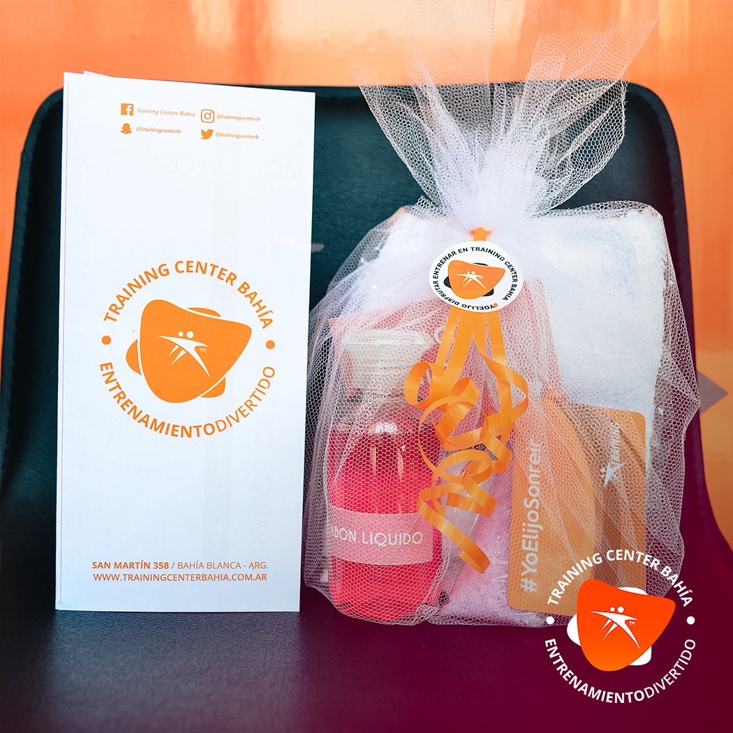 TrainingCenterB's tweet photo. ¡Nosotros ya tenemos el regalo para Mamá! 🎁🎗️👠
Hace como Gabriela, ella ya tiene su plan de gym + un kit de belleza de obsequio 😀 https://t.co/dPwYPrW1m9