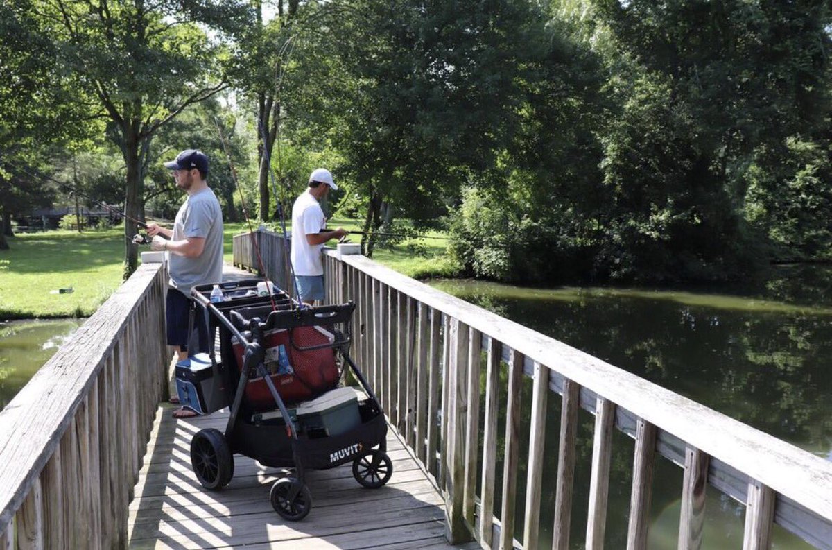 muvyourstuff's tweet photo. Another great fall day means another great opportunity for #MUVIT to make your life easier!  #Kickstarter #crowdfunding #fishing https://t.co/zsdyZrTQ3h