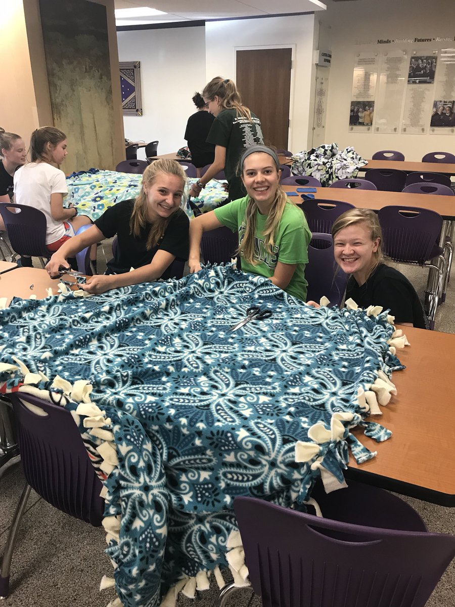 distancebaddies's tweet photo. Blanket Makers😝✂️💜👊🏼 https://t.co/4w5HVJAwEk
