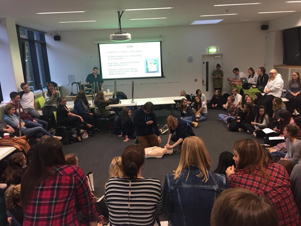 winchesterlinks's tweet photo. Had a great time teaching some basic first aid skills to the teaching society! https://t.co/AP8GN3Q8V3