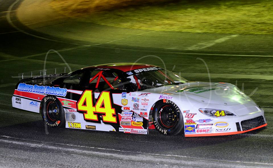 Congrats to the driver of the #44 Chevrolet, Bob Lyon, on the <a href="/FLUIDYNE/">FLUIDYNE®</a> Cool Move of the Race at <a href="/TucsonSpeedway/">Tucson Speedway</a> (photo by Tiffany O'Neall).