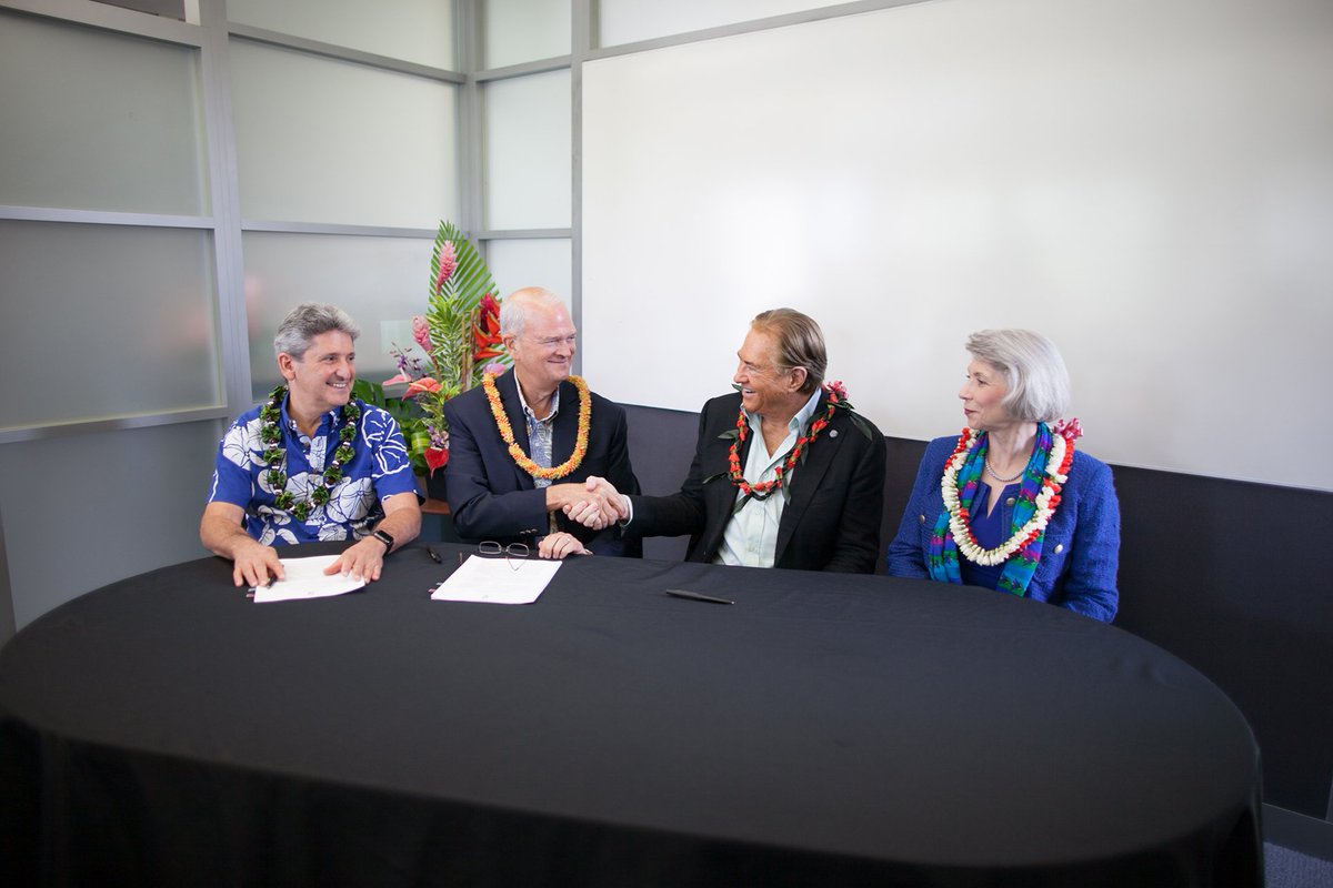 commpac's tweet image. 1/2 UH alum Jay Shidler made another precedent-setting gift to @ShidlerCollege. This is Jay’s third transformational gift