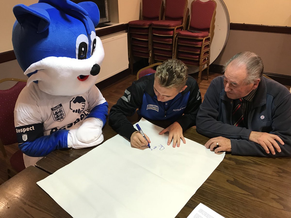 Great to have <a href="/SHCFA/">Sheffield & Hallamshire County FA</a> Respect mascot join us tonight! Learning about refereeing! #ForRespect #ForAll #Respectober