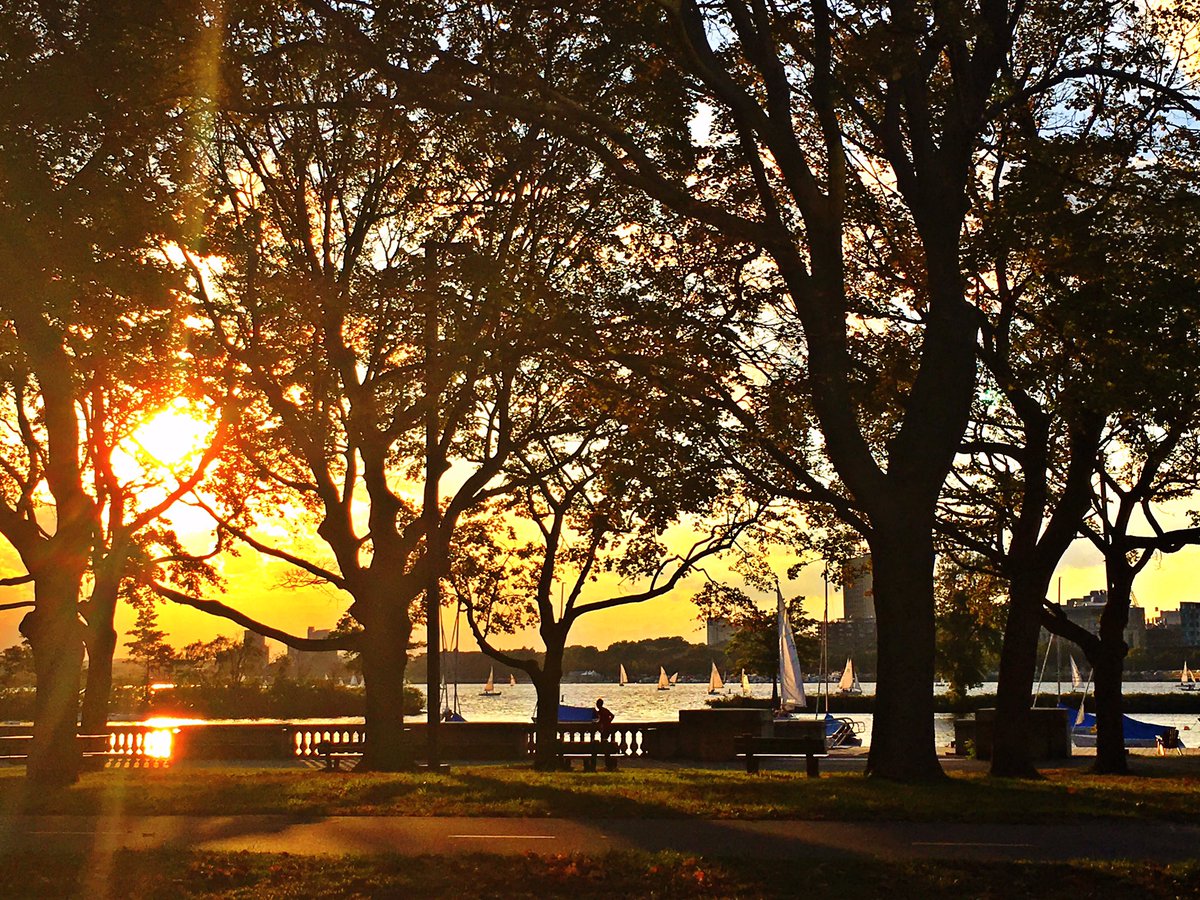 When your cab driver gives you a perfect view of The Harbor. #Boston. #prsaicon #prssanc #uvuprcrew