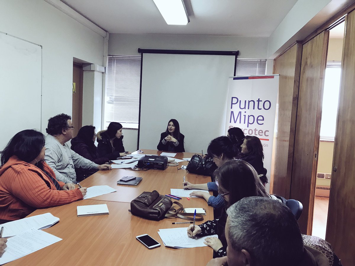 OsornoMuevete's tweet photo. Emprendedores aprenden a desarrollar plan de negocios de fondos Emprende de Sercotec. Inscríbete para el proximo: https://t.co/8U9P0mYIVF https://t.co/1CqkT9bs4I