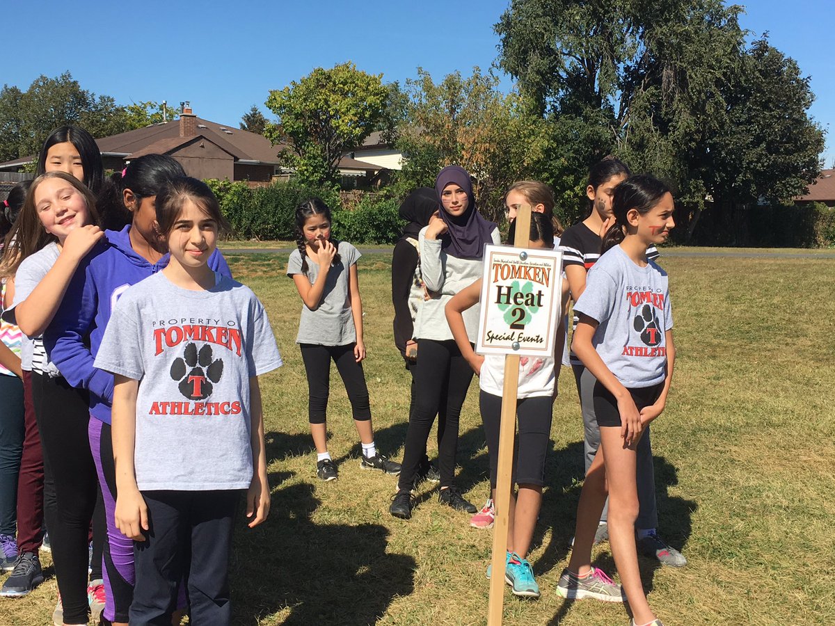 tomkenroadms's tweet photo. Grade 6 Girls #FallClassic2017 @tomkenroadms @tomkenphe @bmacmillan55 https://t.co/mOzeUaa7L8