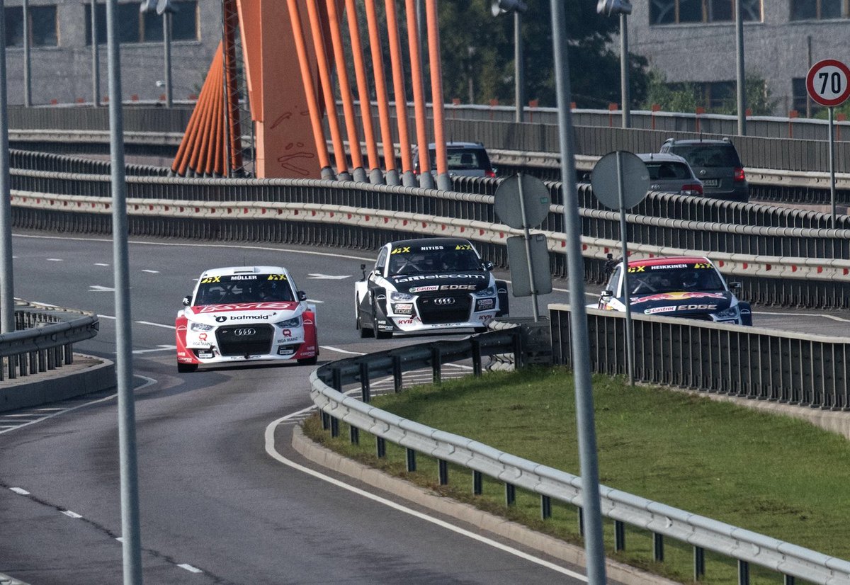 [VIDEO] What happens in #Riga, stays in Riga? Well, not this time! City race is ON! 
#EKSinRiga <a href="/LiveRiga/">LIVE RīGA</a> bit.ly/EKS_WhenInRiga