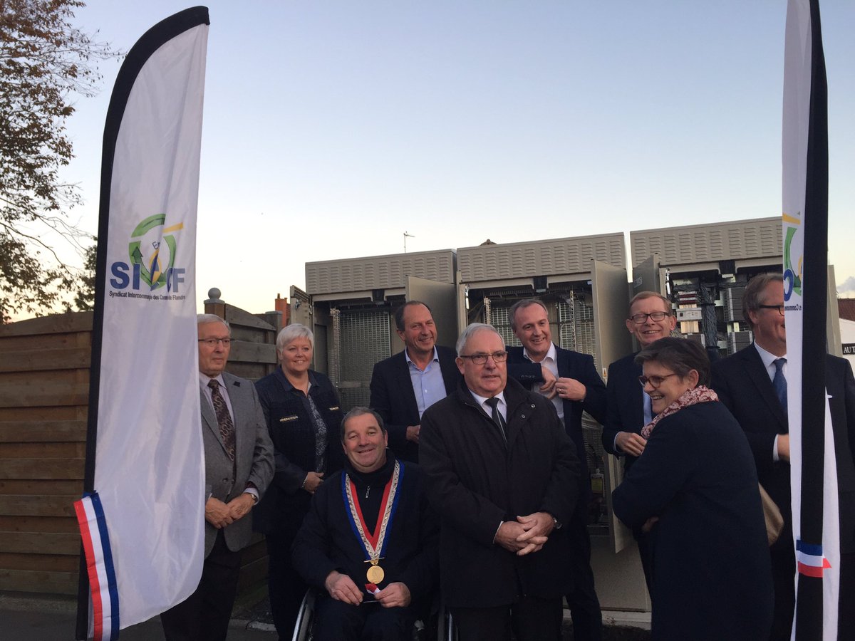 EnergieFlandre's tweet photo. Inauguration des armoires de montée en débit à #Ledringhem #zermezeele #flandre avec @chcoulon @siecf https://t.co/tjAkMknmtb
