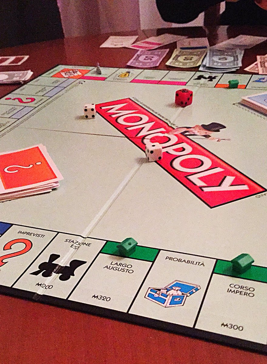 AleDev's tweet photo. Monopoly with friends 😊😍 #monopoly #friends #friendship #games #love https://t.co/gvDAh3PcQf