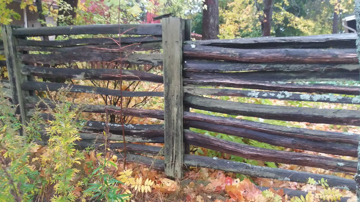 VisualGoGo's tweet image. Tänään aloitetaan korttiprojekti ja nurkan takana odottelee kalenteriduuni. 
#kortit #kalenterit #gimme