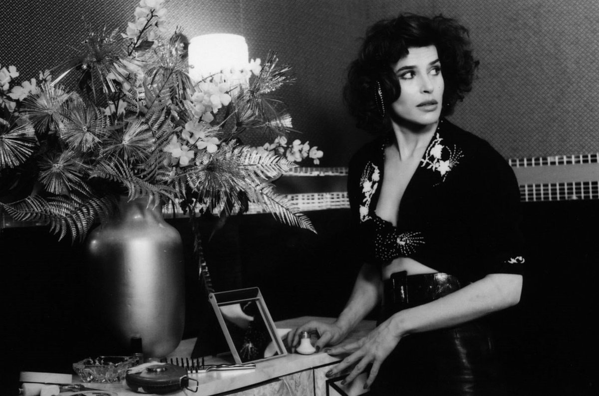 Fanny #Ardant 

Vivement Dimanche, 1983 #FrançoisTruffaut #FannyArdant #Art

#SapereCondiviso #Cinema #Truffaut #Arte