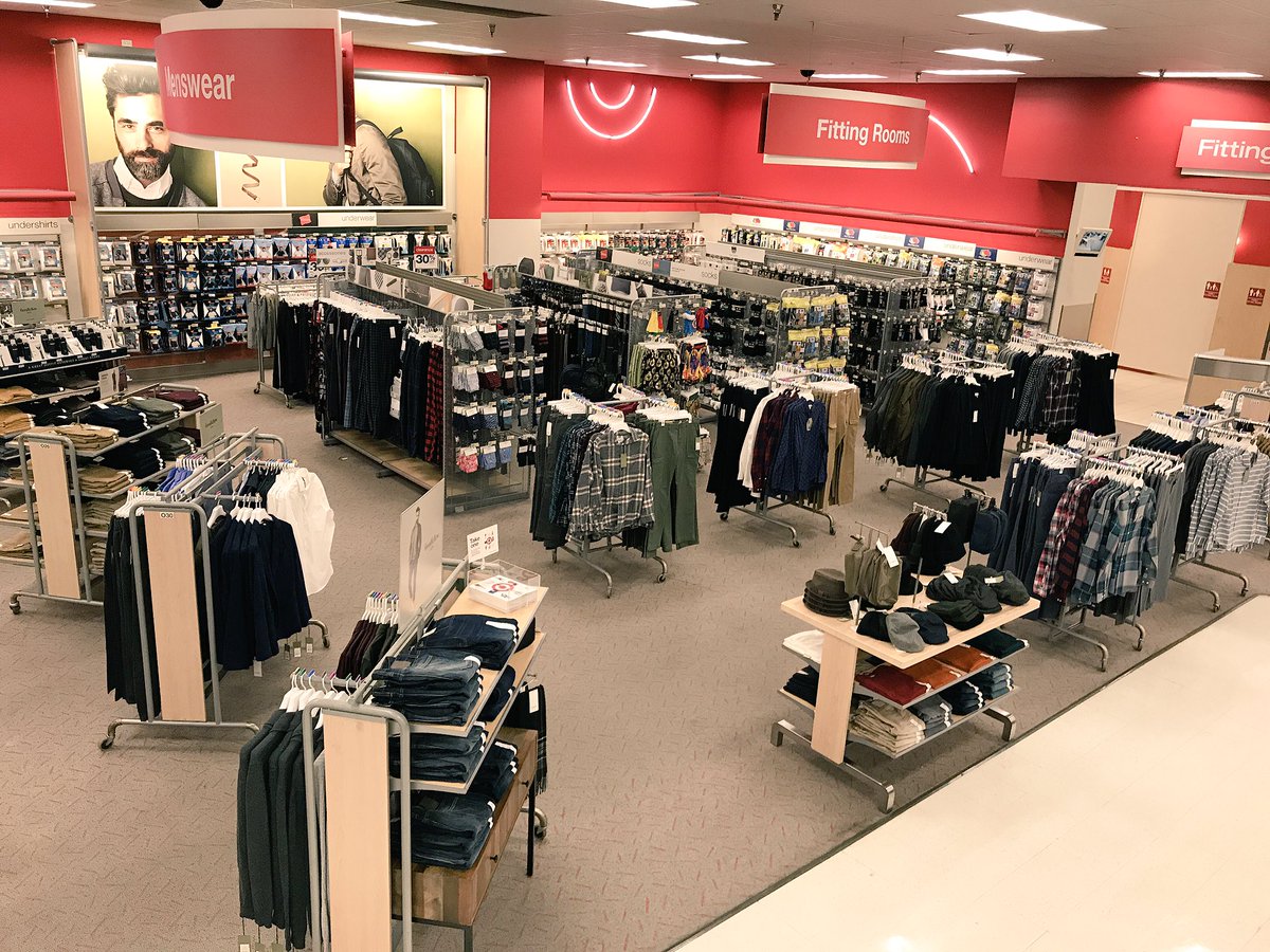 smhowa's tweet photo. Styled and filled 🙌🏻 Loving our new setup in men's dept! #OneThirtyGREAT #88fun https://t.co/ru1KeK0Vfd