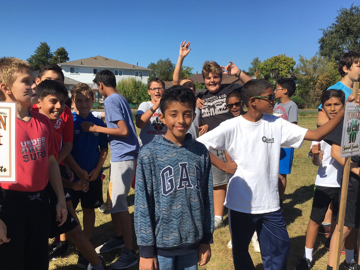 tomkenroadms's tweet photo. Grade 7 Boys #FallClassic2017 @tomkenroadms @TomkenPHE https://t.co/S6h67Jy4iE