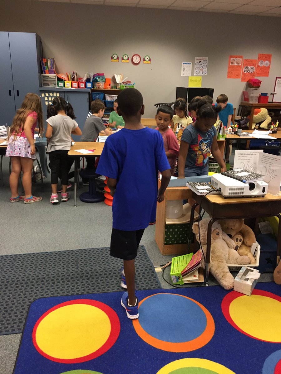 RebeccaStanda's tweet photo. Ward Stars in 2nd Grade are bridge engineers https://t.co/nu2h1vBPAE