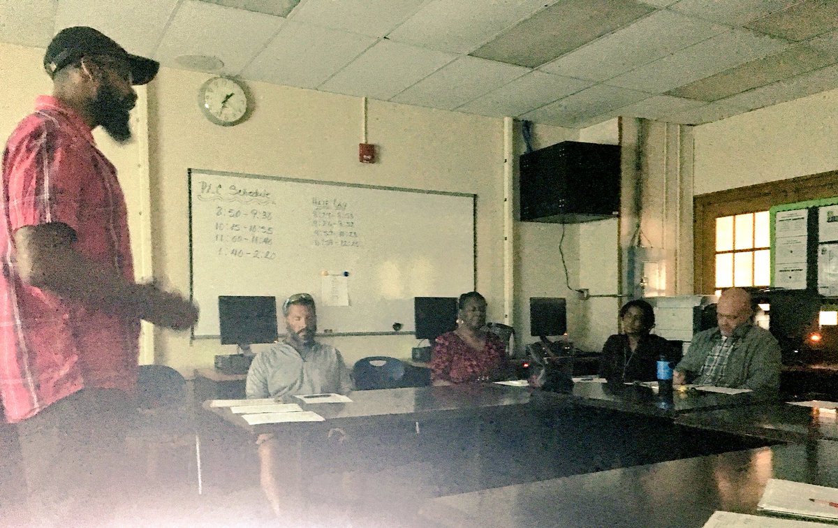 AlishaDelorenzo's tweet image. APHS Tt participating in mindful practices to support staff wellness #APWellnessProject