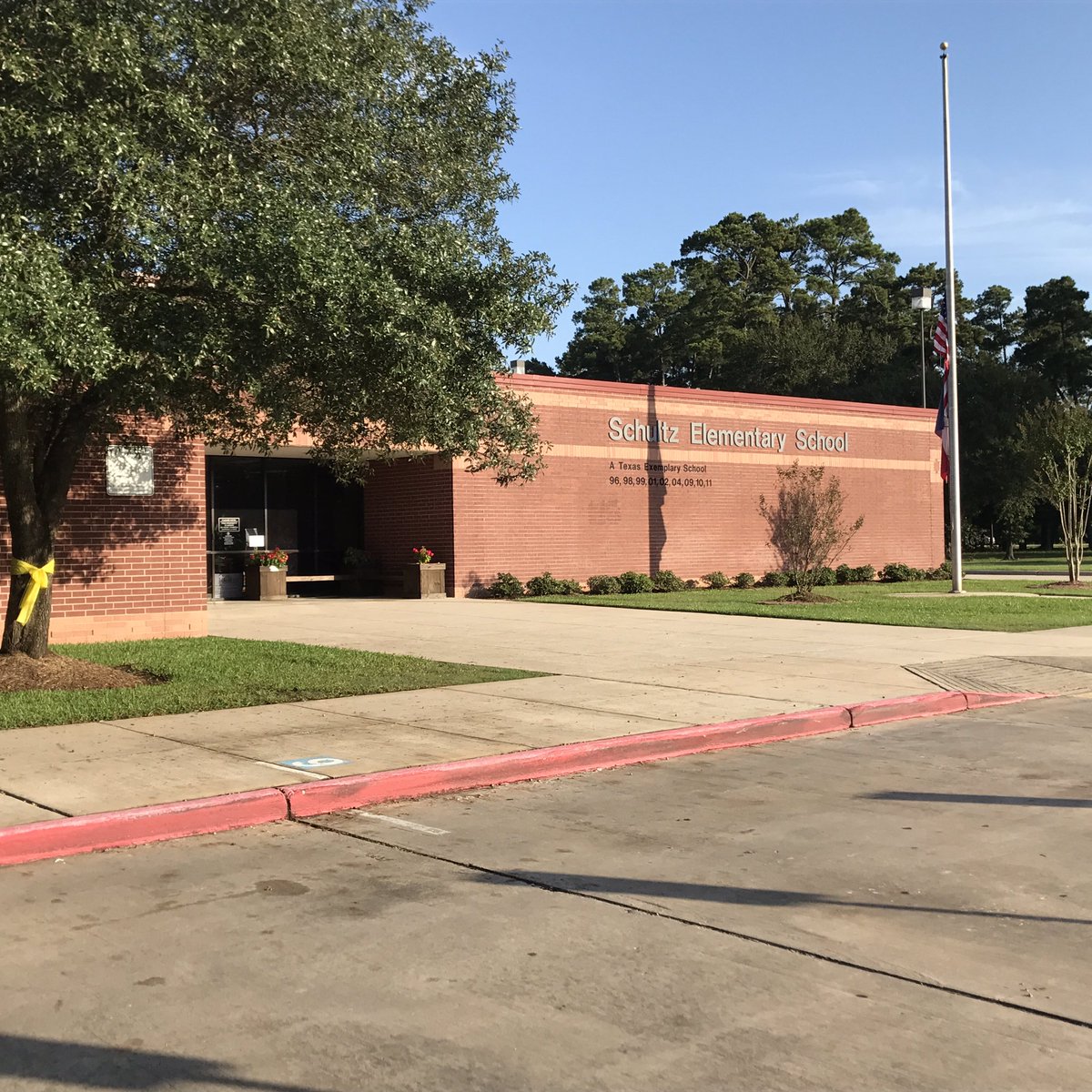 MagnoliaISDKate's tweet photo. Getting to be with the staff & students @SchultzKISD this morning is one of the many reasons I π my job! #adayinpr https://t.co/8Lz3spFY5r
