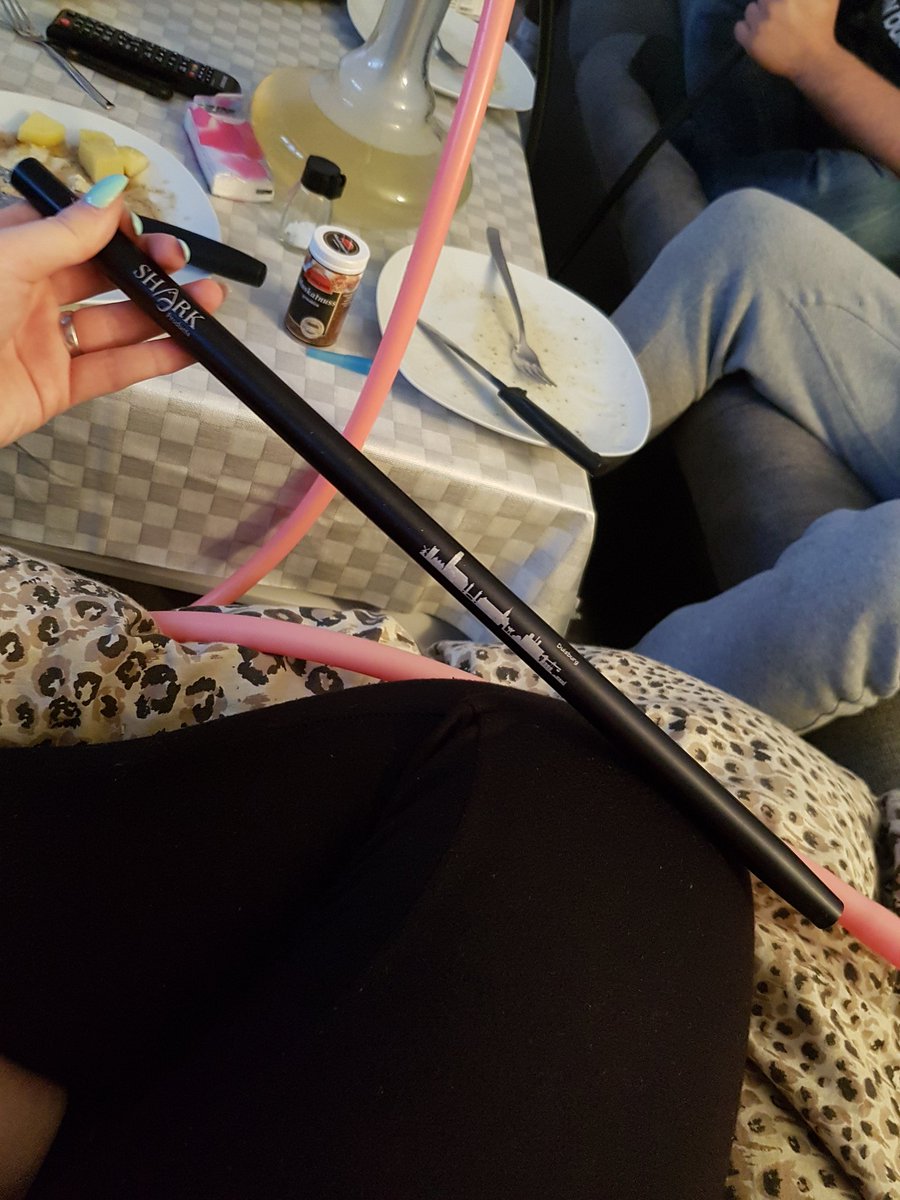Limminy's tweet photo. @TheSakatiS hier ist die heiße Ware 😂😂 https://t.co/CZPrJwHCd3