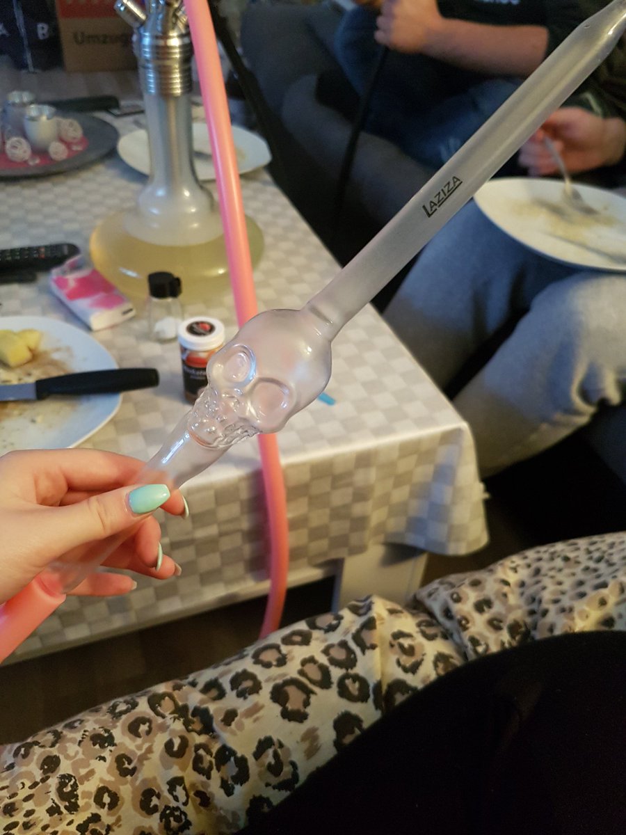Limminy's tweet photo. @TheSakatiS hier ist die heiße Ware 😂😂 https://t.co/CZPrJwHCd3
