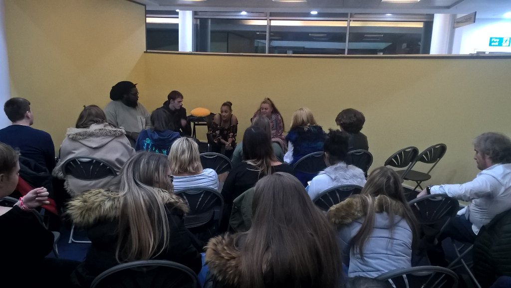 jennelsonKYM's tweet photo. Our snr #youngcarers taking part in Headz interactive session with @20StoriesHigh https://t.co/AyBDWLHAc4