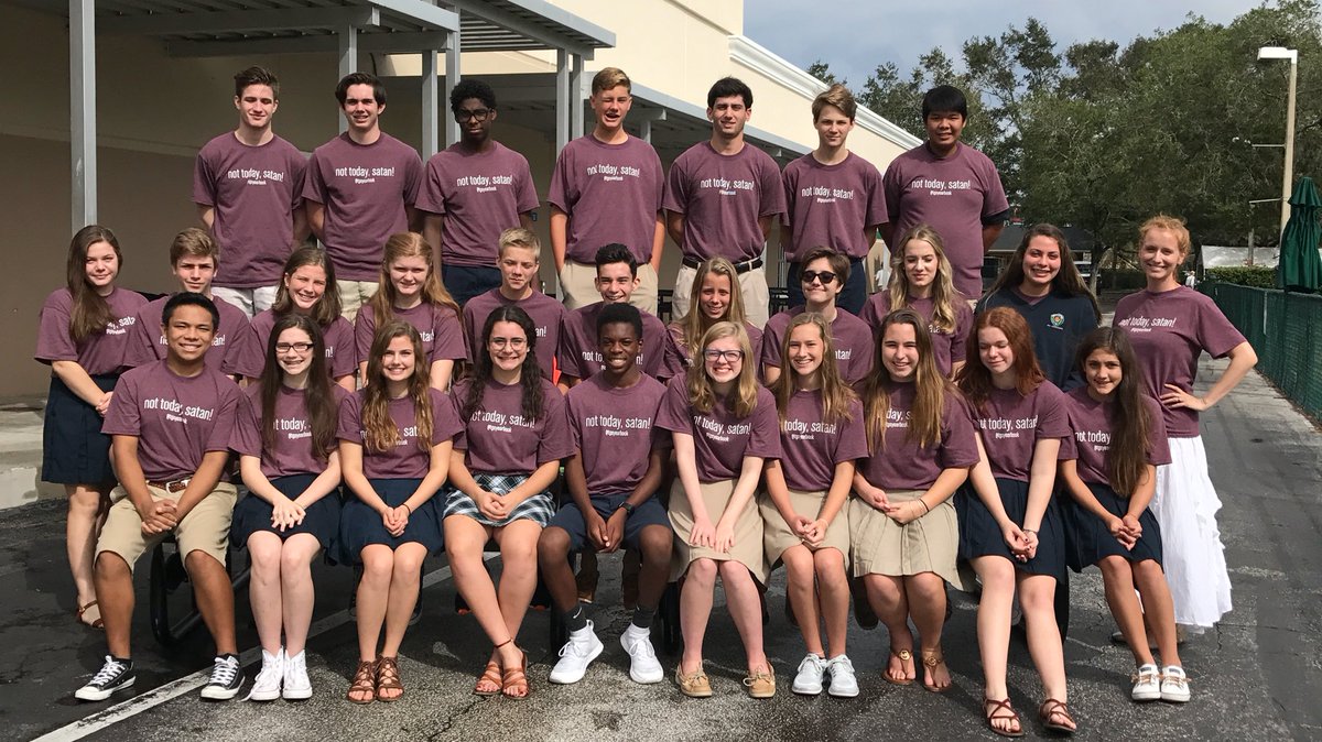 TGSyearbook's tweet photo. It's #NationalYearbookWeek! We celebrated by wearing our new tshirts! What do you think, @picaplanet? 😁🙌🏻 #soulsonpaper https://t.co/wpvlSjJj2q