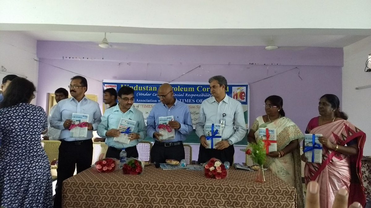 HPCLHyderabad's tweet photo. Launch of Times"Newspaper In Education"Spl Editn inTSWREI@ Narsingi Hyd.NIE wl b dstributd fr 6 mnth in 65 SocialTribalWelfare Residential🏫 https://t.co/XBFm4SCpwn