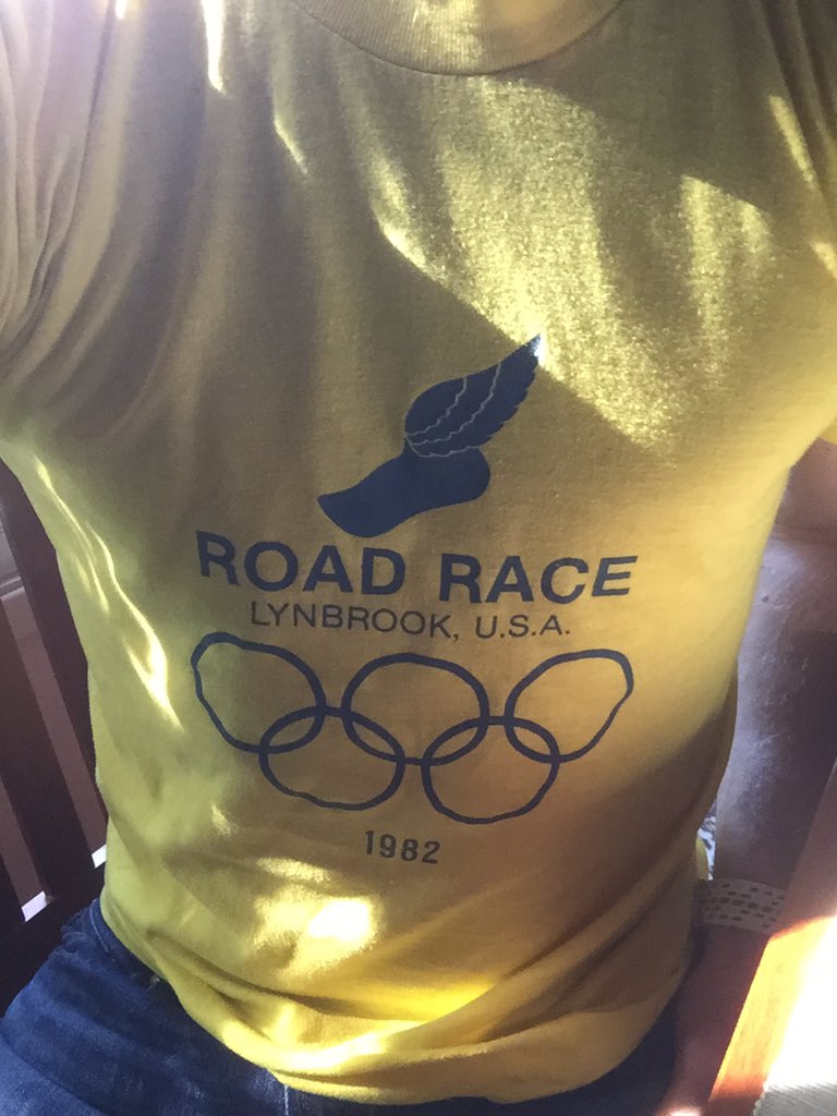 fritzvsfritz's tweet photo. @itsdroedoee @wesjudd Actually wearing one right now and only just noticed. #Maximumhypocrisy https://t.co/9tD9dyaBMv