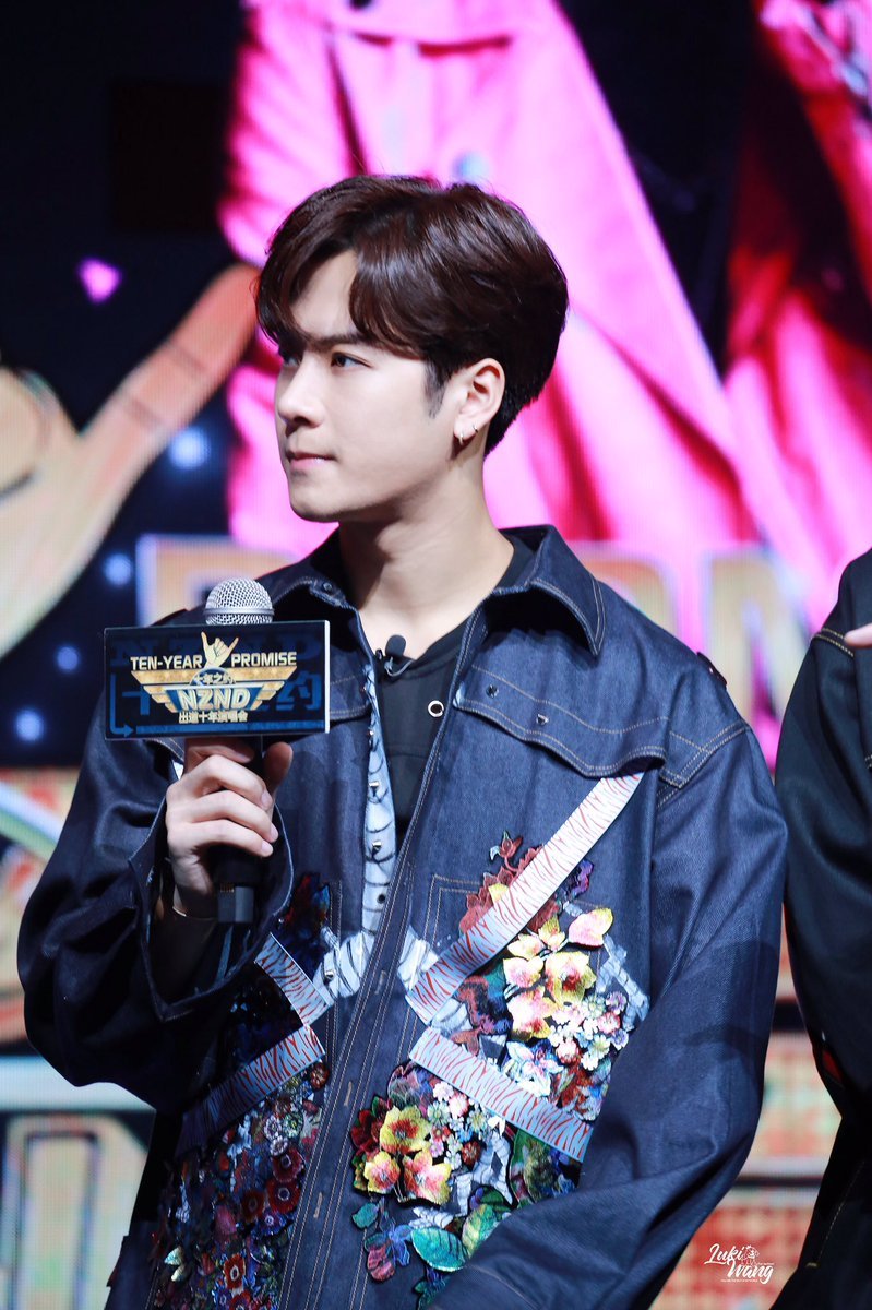 kpopxpics's tweet photo. jiaer × jackson × got7 https://t.co/L5SD4sUyzg