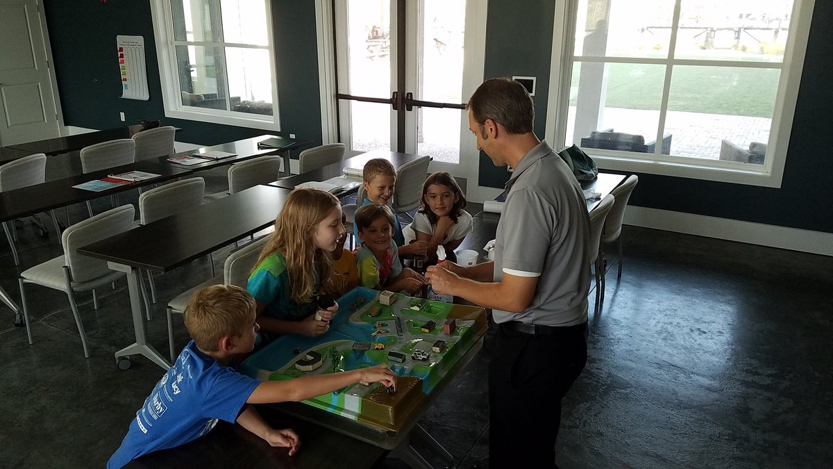 GenbaGuru's tweet photo. #BoeingInspires FLL Team Core Lego Technicans is shown impacts of humans on the water shed by Boeing Coach https://t.co/UtMe4kiePj