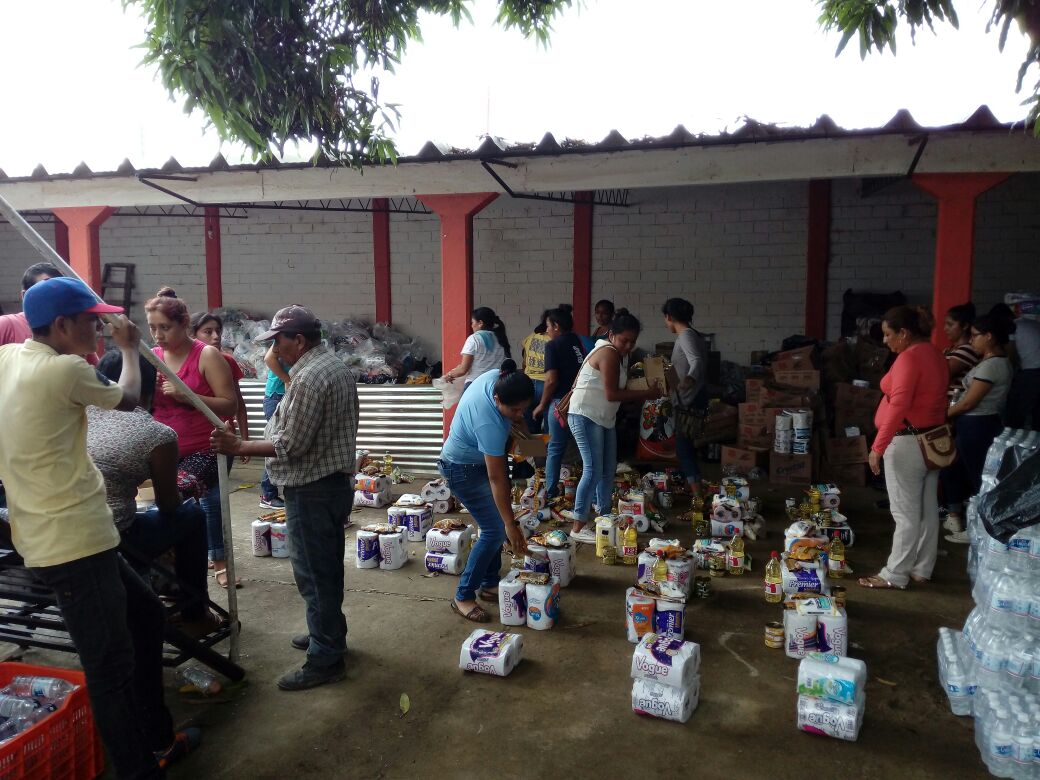 itrmtec's tweet photo. Gracias Mtro.@MQuinteroq el TecNM/IT del Valle de Etla, recibe apoyo de la colecta de Hermano a Hermano en el Municipio de Unión Hidalgo. https://t.co/nmGbKFLnv8