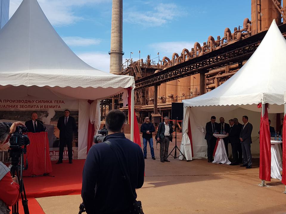CoricNedeljko's tweet photo. Otvaranje novog pogona za proizvodnju silika gela, specijalnih zeolita i bemita. Veliki izazovi ali i veliki USPJESI su zadesili #Aluminu! https://t.co/AnFmaJCqi6