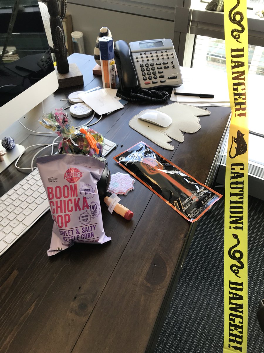 Eickelberg_MD's tweet photo. Oh no!! #beenBooed in office today!! Sheer amount of creativity amazing! @CU_PSCCM @DenPulm @CPCSchool @m_konigshoff @KaminskiMed @uchealth https://t.co/gIGMJcZeLi