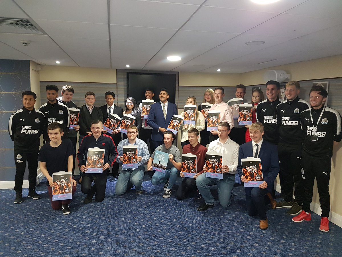 mandajw27's tweet photo. fabulous year 12's doing us all proud achieving their NCS certificates @StudioWest_ https://t.co/T60ZZH1m3M