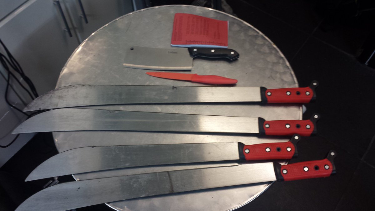 #U31 #TSG assisted @MPSBethnalGreen <a href="/MPSTowerHam/">Tower Hamlets Police</a> with a warrant today. See what we found waiting for us inside 5 arrested ^AW