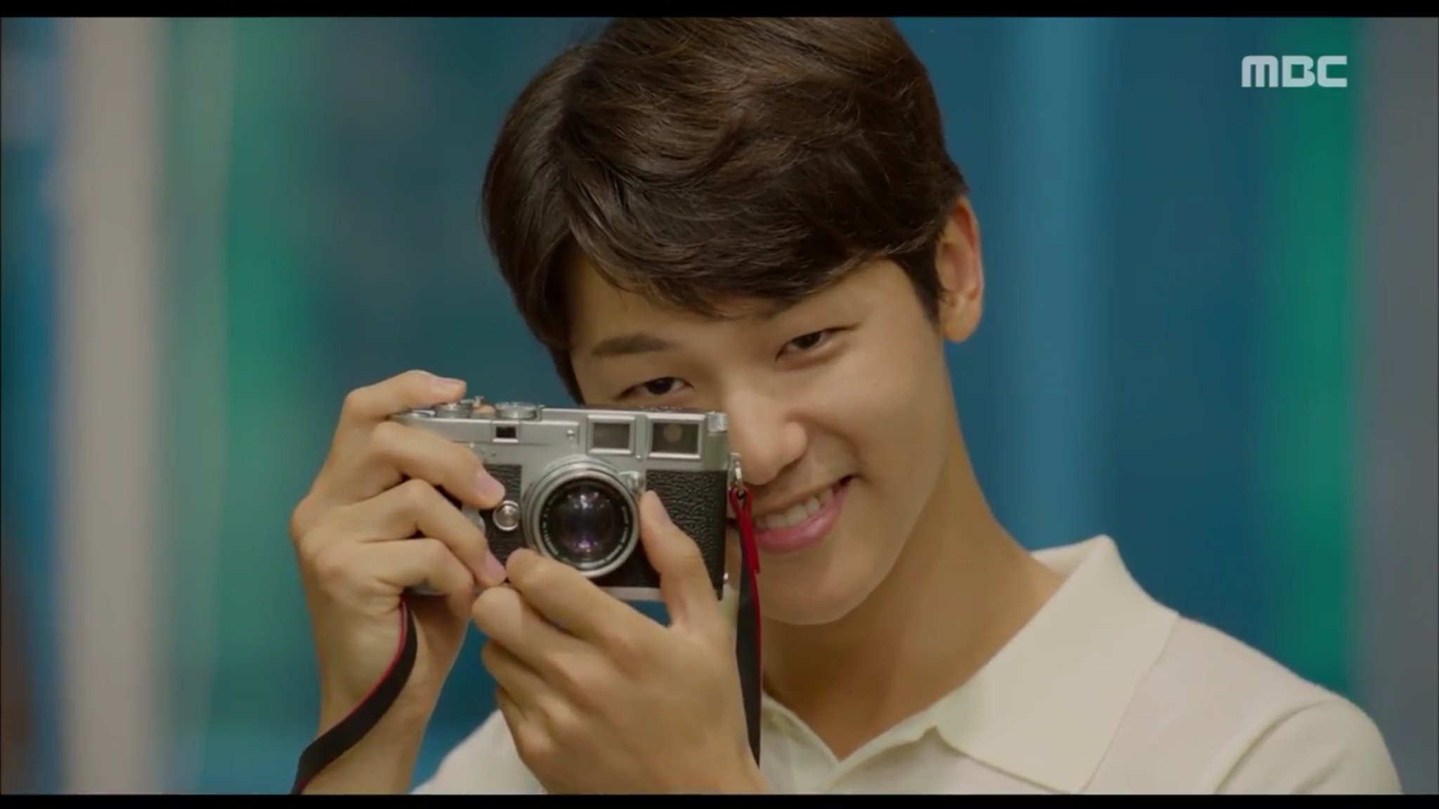 DLZYfCvVwAAOYrX.jpg:large